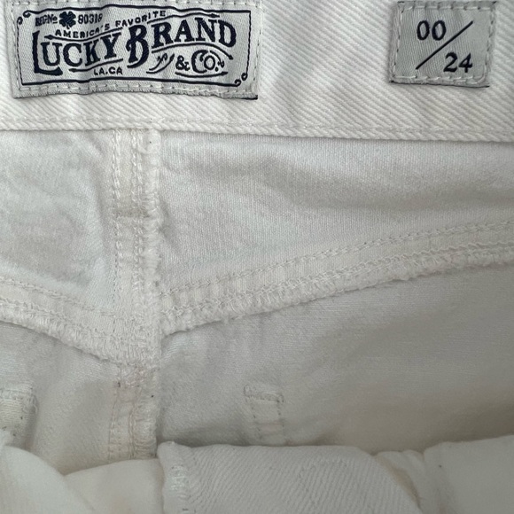 Lucky brand Old Favourite mini white denim distressed jean skirt size 24 - Picture 3 of 4